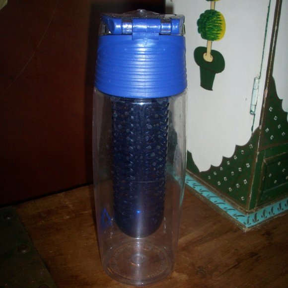 AZ PRO Dining Fruit Infuser Water Bottle 22 Oz Drink Blender